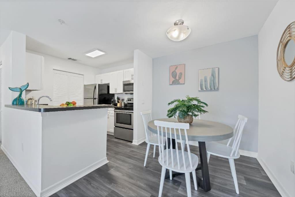 ブレーデントンScenic And Vibrant 1Br With Balcony Gym Poolアパートメント エクステリア 写真